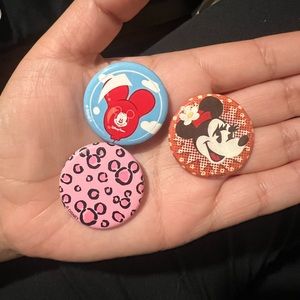 Disney pins